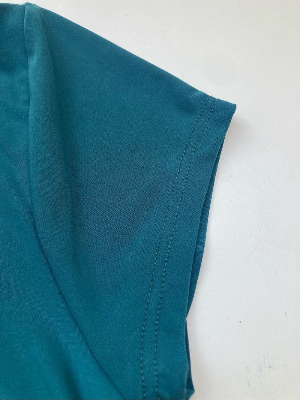 Tilly's Forest Green Short Sleeve Scoop Neck Top with Side Ruching - Picture 6 of 9